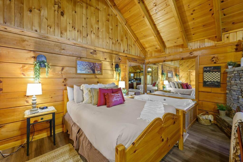 Do Not Disturb - Pigeon Forge Smoky Mountain Studio Cabin, Hot Tub, Fireplace ภายนอก รูปภาพ