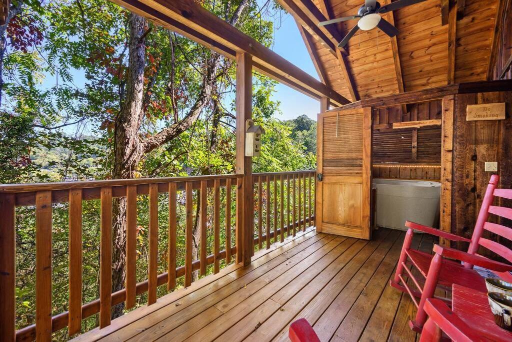 Do Not Disturb - Pigeon Forge Smoky Mountain Studio Cabin, Hot Tub, Fireplace ภายนอก รูปภาพ