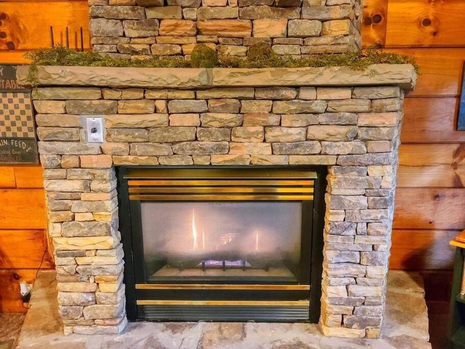 Do Not Disturb - Pigeon Forge Smoky Mountain Studio Cabin, Hot Tub, Fireplace ภายนอก รูปภาพ