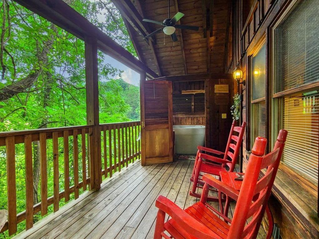 Do Not Disturb - Pigeon Forge Smoky Mountain Studio Cabin, Hot Tub, Fireplace ภายนอก รูปภาพ